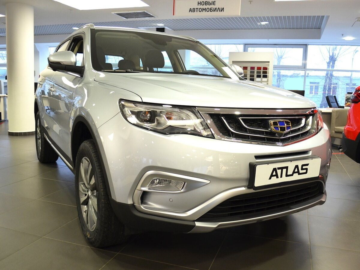 Спецпредложение на покупку серебряного Geely Atlas за 1 736 990 руб. у  официального дилера в Краснодаре